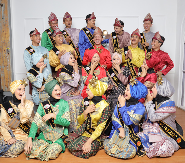 Bujang Gadis Universitas Kader Bangsa