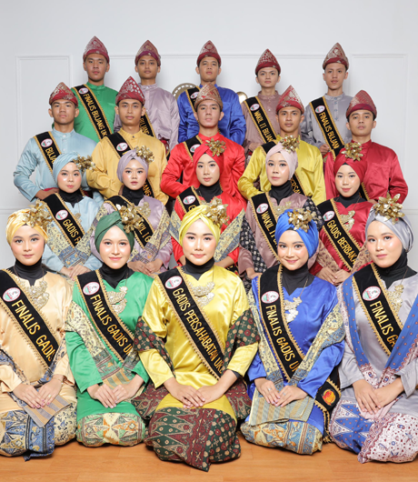 Bujang Gadis Universitas Kader Bangsa